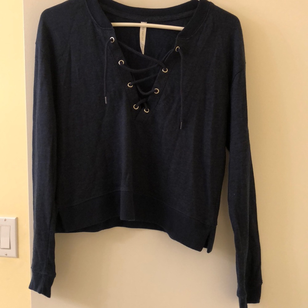 laced long sleeve top